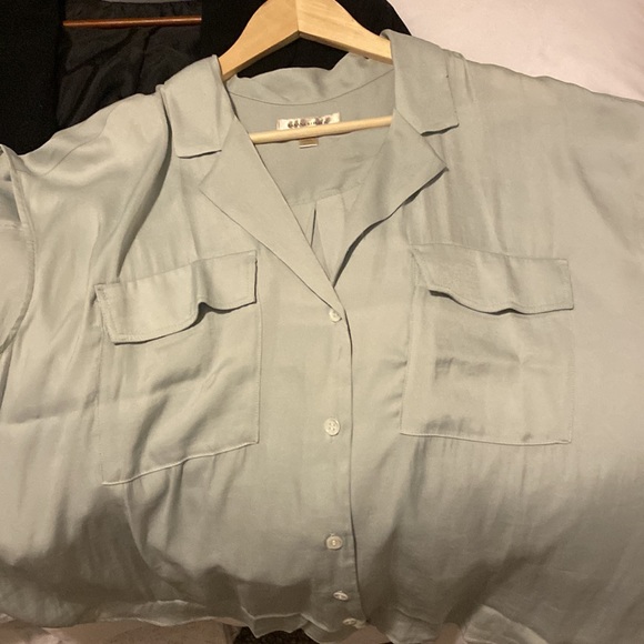 BANANA REPUBLIC Resort Shirt - Picture 5 of 5